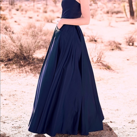 Blondie Nites - Strapless Satin Ball Gown - Picture 3 of 4